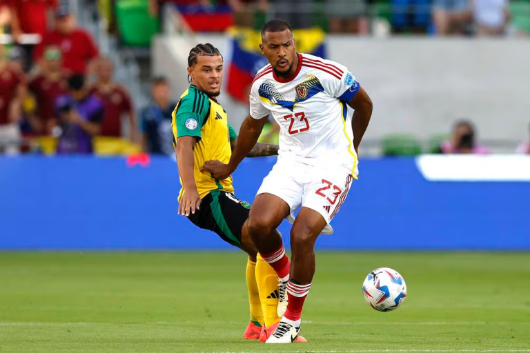 Venezuela aplasta a Jamaica y cierra el grupo en el primer lugar + video