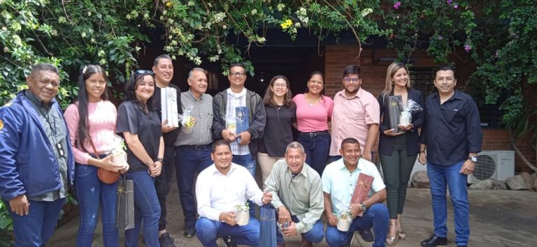 Empresarios homenajearon a periodistas en Guayana