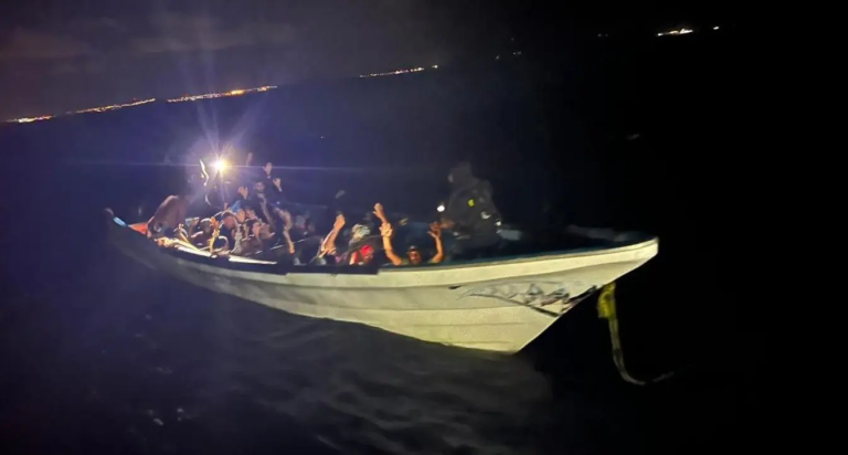 Guardia Costera de Curazao detiene a 22 migrantes venezolanos por ingreso ilegal