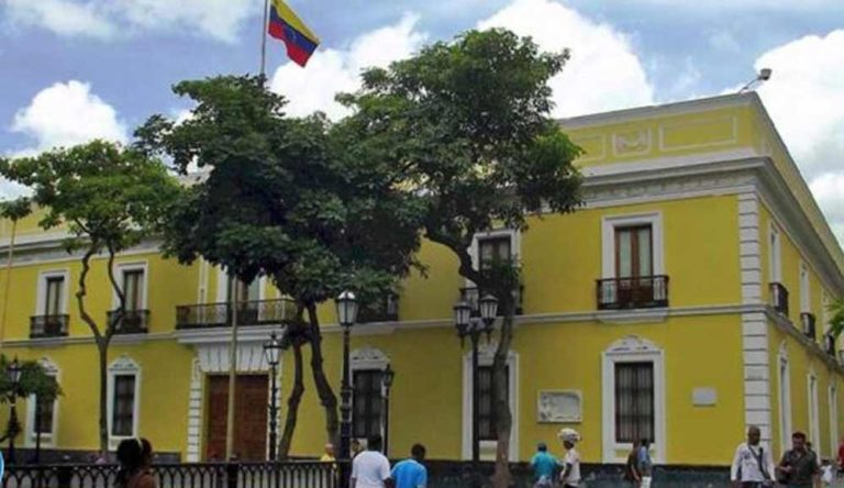 Venezuela y República Dominicana anuncian reactivación de servicios