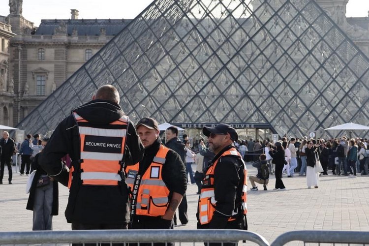 Cinco arrestados más por el robo al Mouse del Louvre