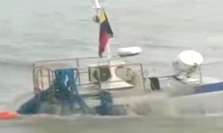 Salvan a marineros de remolcador que se hundió en el lago de Maracaibo