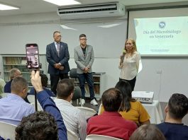 Celebrado Simposio Día del Microbiólogo en UDO Bolívar