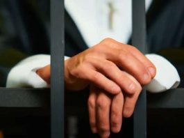 Privan de libertad a sacerdote por abuso sexual contra una adolescente