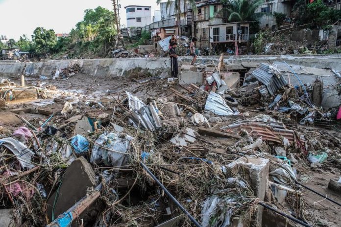 FILIPINAS-CEBU-TIFON KALMAEGI-SECUELAS