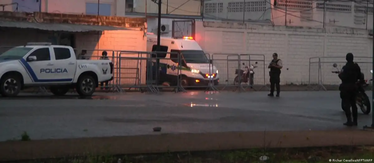 Ecuador ordena traslado de 300 presos a nueva cárcel de máxima seguridad