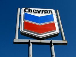 Chevron envía personal aVenezuela pese a advertencias