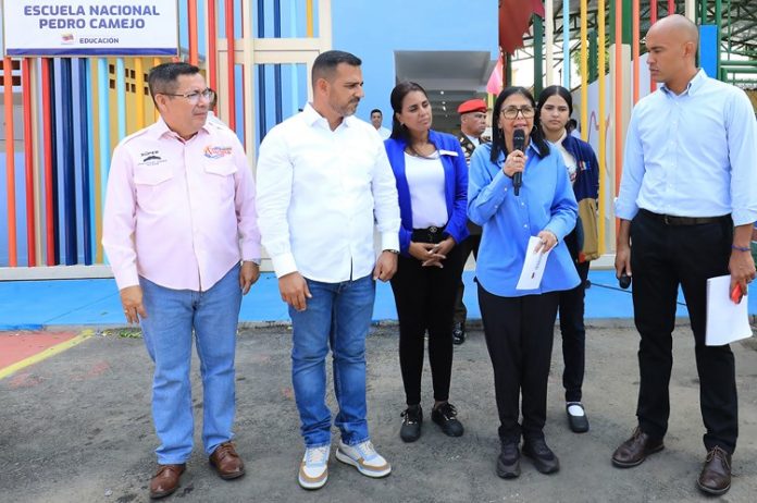 VENEZUELA-LA GUAIRA-DELCY RODRIGUEZ-CLASES