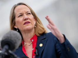 Fiscal de Arizona dice que ciudadanos pueden usar armas contra agentes del ICE