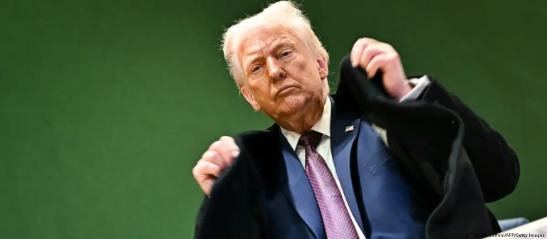 Trump en su mínimo histórico en su primer año de gestión